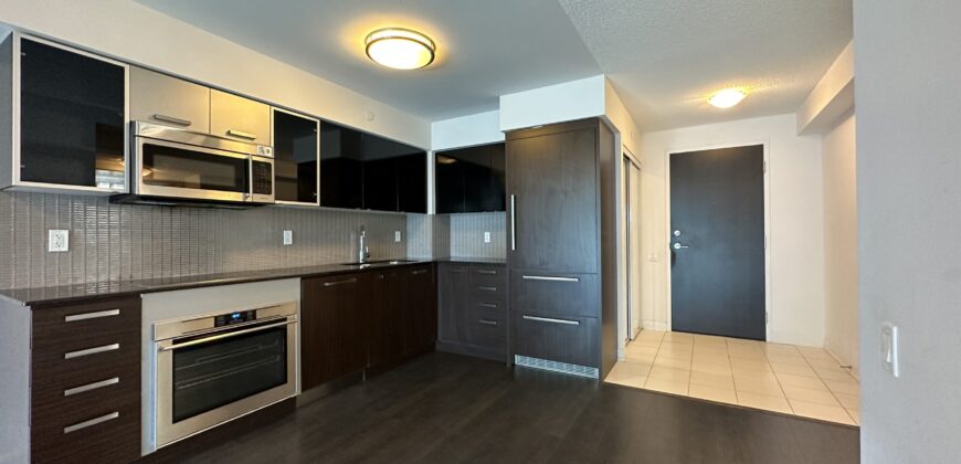 1+Den Suite at 5168 Yonge St Near North York Centre