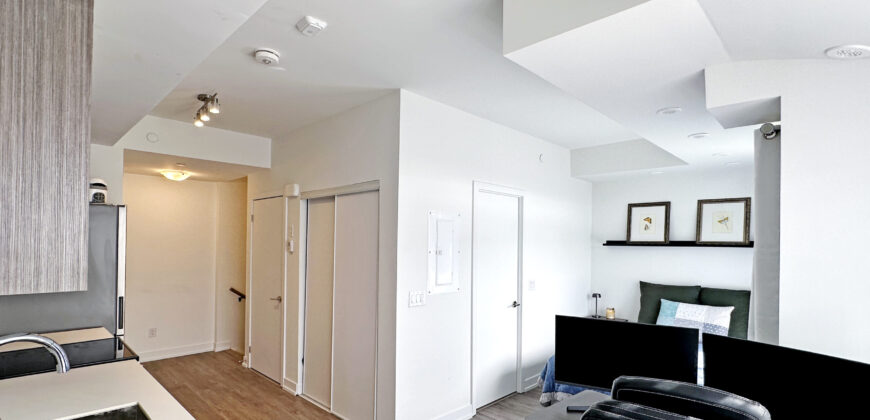 Studio Townhouse at 871 Sheppard Ave W Condo Near Sheppard W